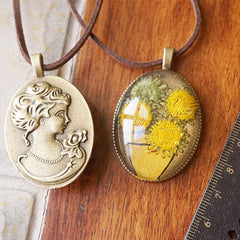Resin Pressed Flower Necklaces - Van Gogh Sunflower