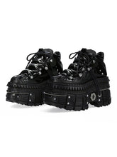 Strappy platform Sneaker