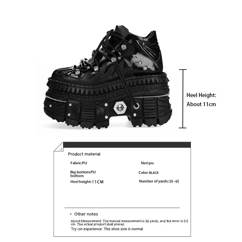 Strappy platform Sneaker