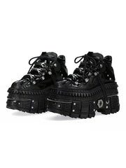 Strappy platform Sneaker