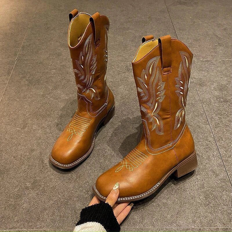 Women's autumn and winter embroidered round toe mid heel and calf retro Chelsea Western cowboy short Boots